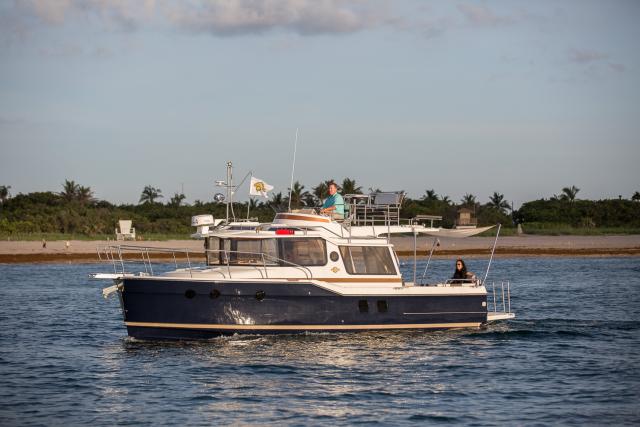 2025 Ranger Tugs  R-29 CB